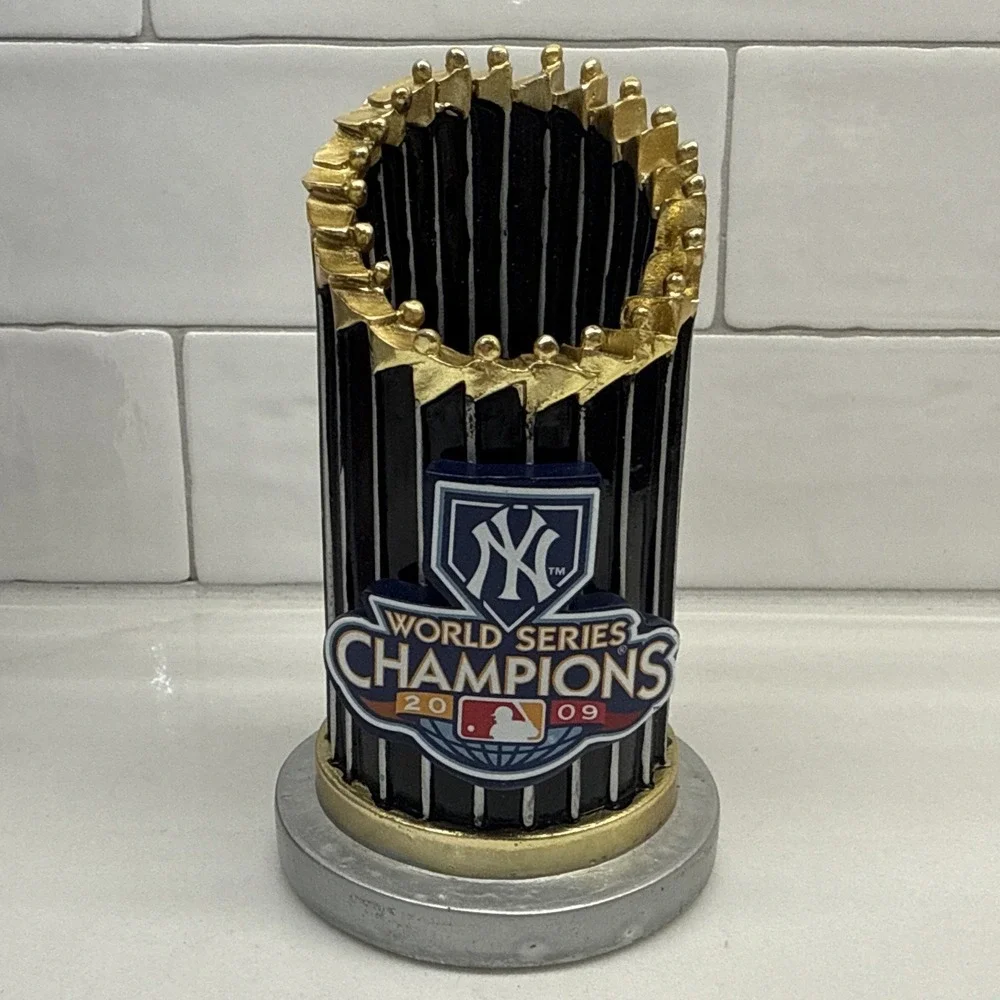 2009 New York Yankees MLB Baseball World Series Champions Trophy Paperweight